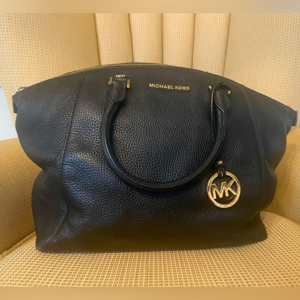 Michael Kors Maxine Medium Pebbled Leather Satchel - EUC